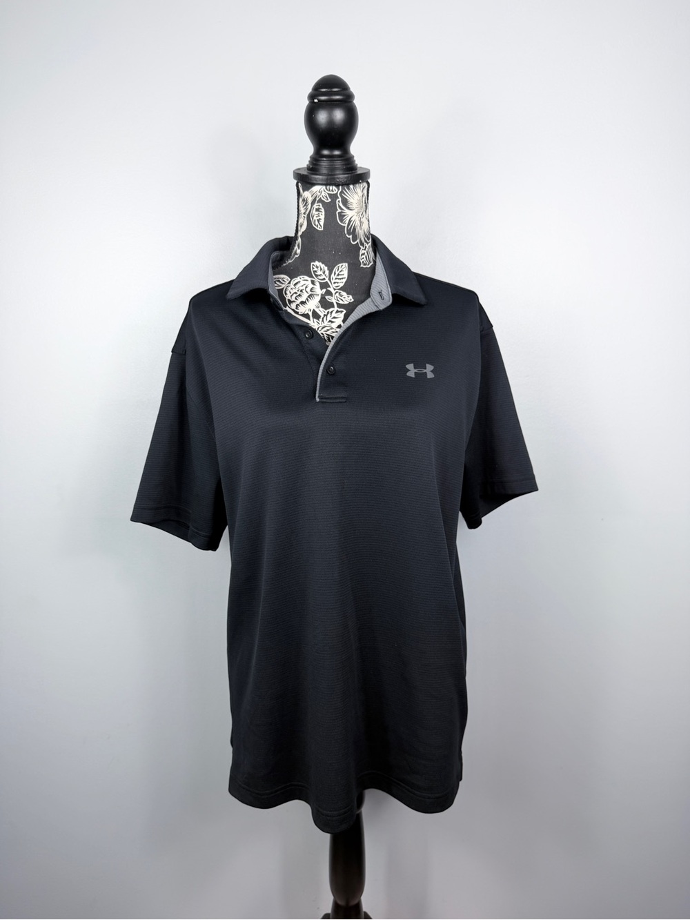 Under Armour men's UA Tech black loose fit quick dry collared shirt size large